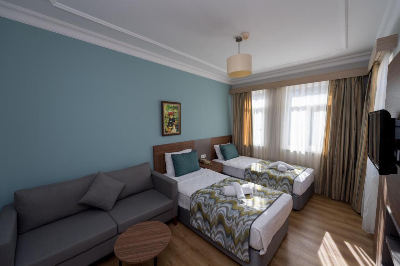 Family Room,1216450144:JPEG