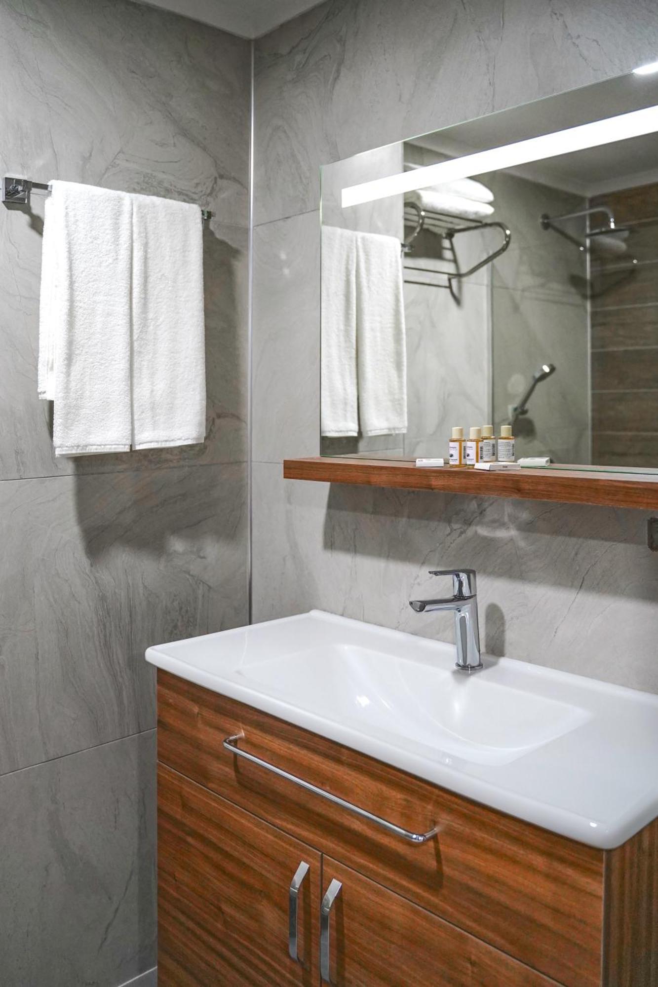 Double Room,943491823:JPEG